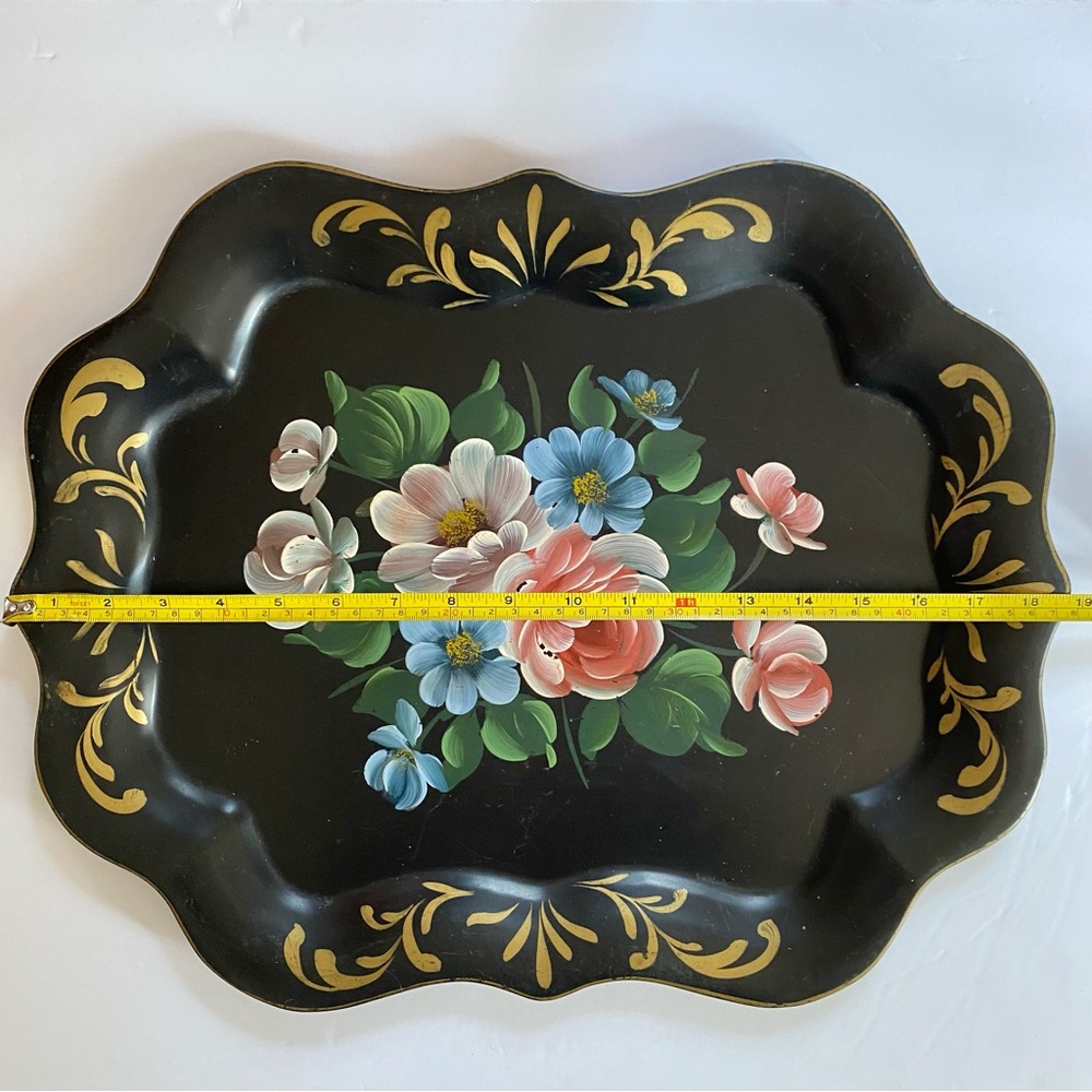 Vintage 1960s Tole Scallop Edge Metal Tray Flowers Roses - Picture 9 of 11